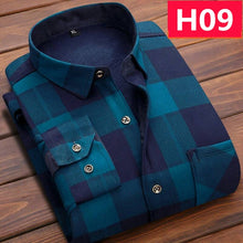 Charger l'image dans la galerie, Winter Thick Velvet Dress Shirt For Men Casual Long Sleeve Plaid Warm Fleece Lining Shirts Fashion Soft Flannel Plus Size L-4XL